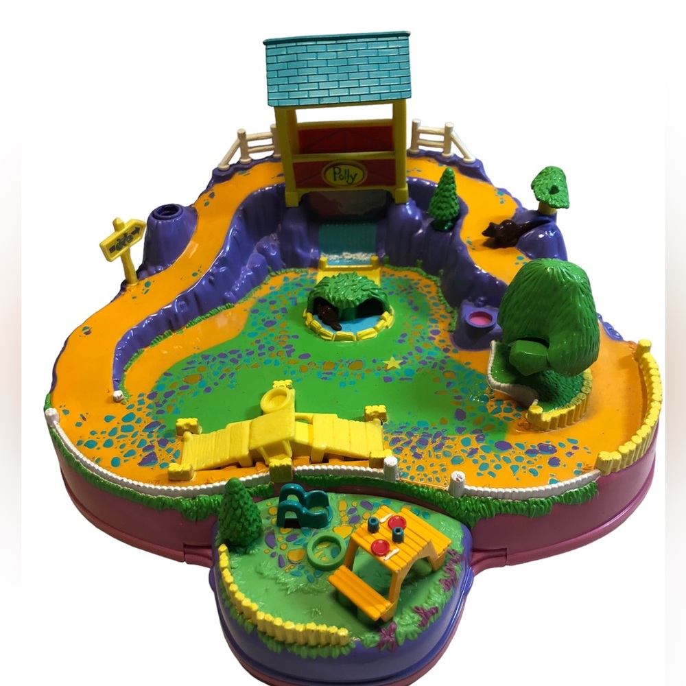 Vintage Polly Pocket 1998 Magnetic Action Cycling Park Blue Bird , no figures